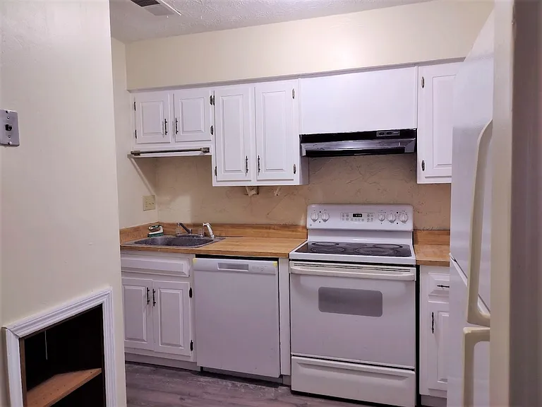 510 E Ponce De Leon Ave #I — Photo 6