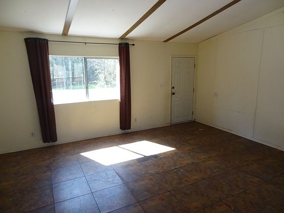 3rd image of 170 NE Forest Creek Dr