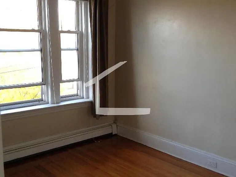190 Winthrop Rd #32 — Photo 2