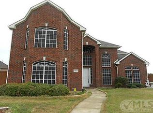 3860 Menard Dr, Carrollton, TX 75010