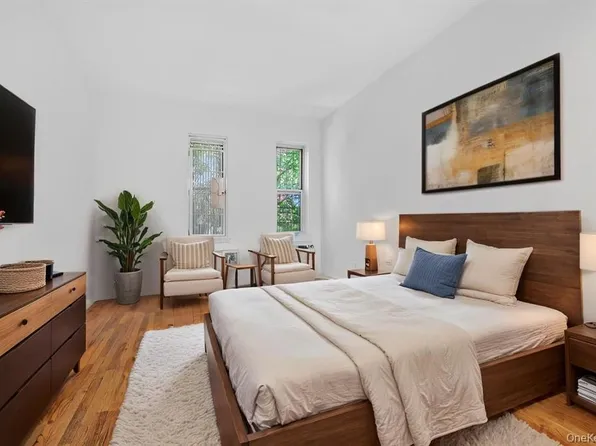 321 East 89th Street image 5 of 9