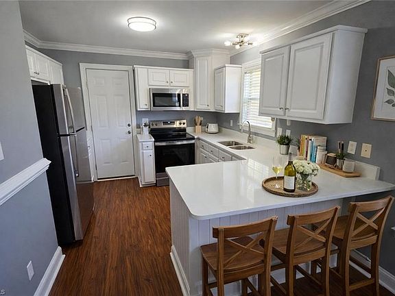 3rd image of 2208 Foxfire Ln