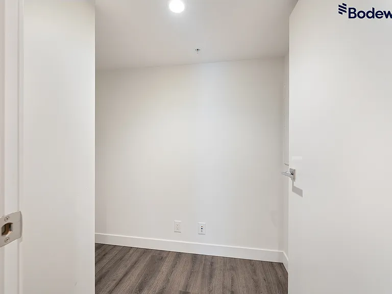 1283 Howe St — Photo 34