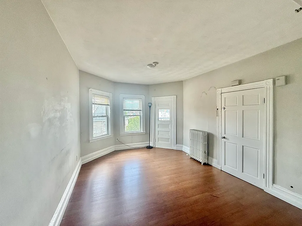 2 bed, 1.0 bath, 99999 sqft, $2,800 — Photo 4
