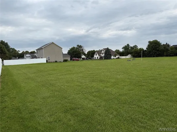 27 Desales Cir #87, Lockport, NY 14094