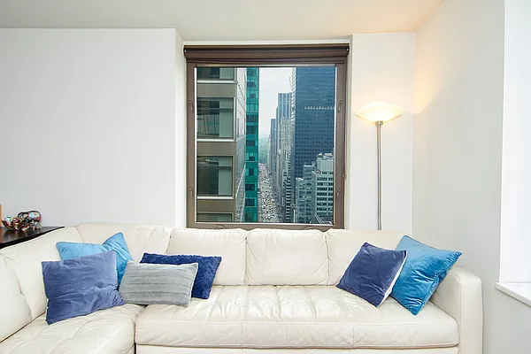 Sold by Nest Seekers International | media 4