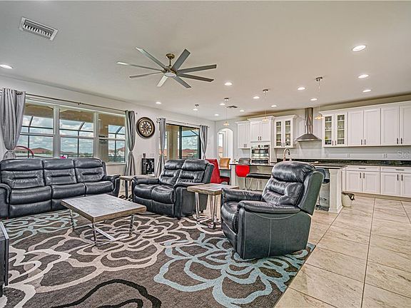 3rd image of 3977 Aquilla Dr