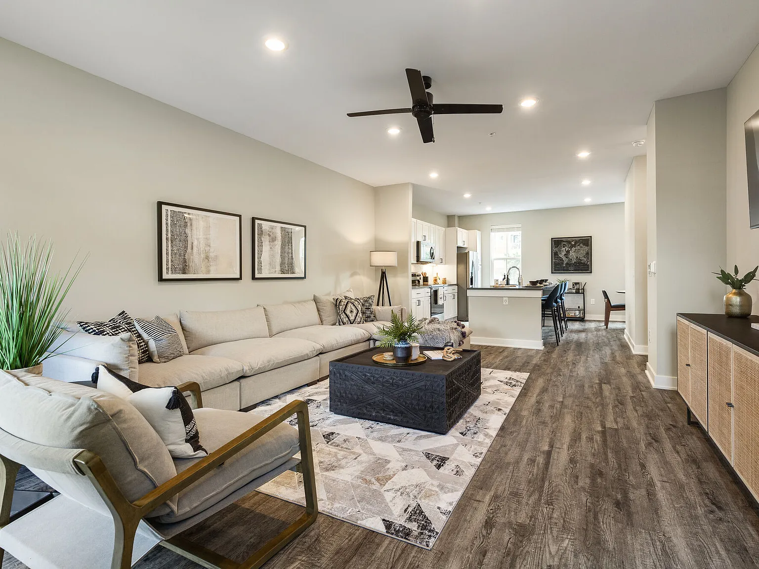 Oakbrook Townhomes — Photo 4