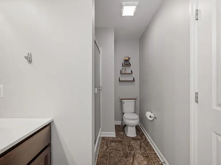 126 Watson Dr — Photo 16