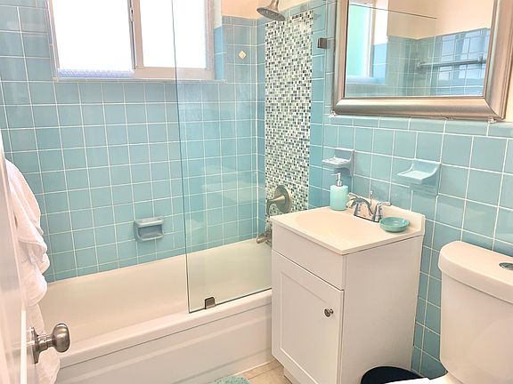 5th image of 237 NE 12th St #1