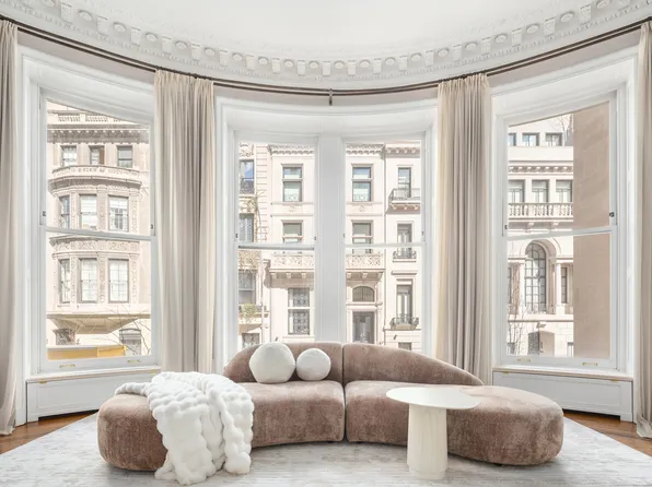 10 East 67th Street image 3 of 14
