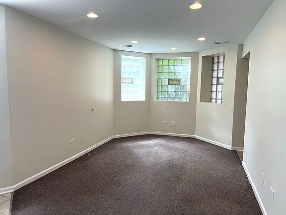 2nd image of 4822 W Berteau Ave #G