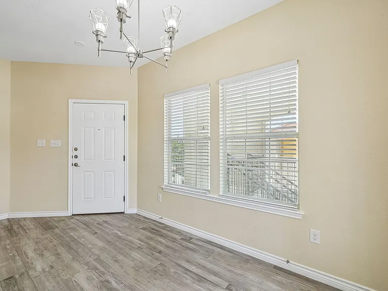 La Marquesa Apartments — Photo 45