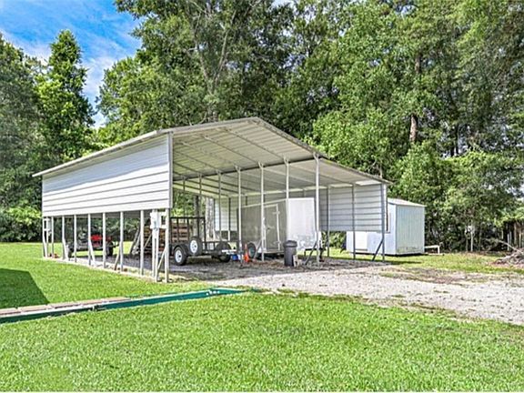 4th image of 63034 Northwood Dr