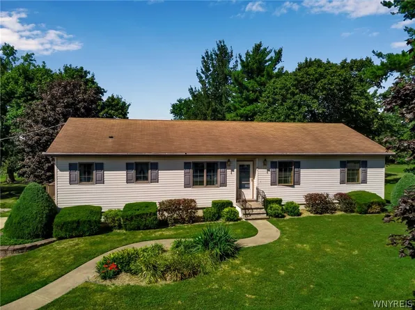 53 William Kidder Rd, Lancaster, NY 14086