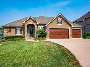 4508 NE Ridgeline Cir, Lees Summit, MO 64064