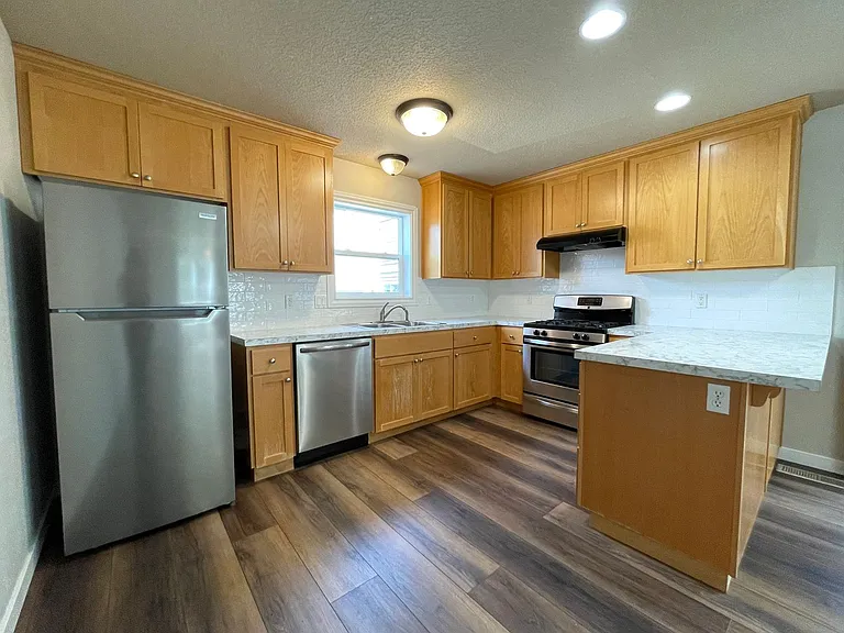 9322 N Macrum Ave — Photo 4