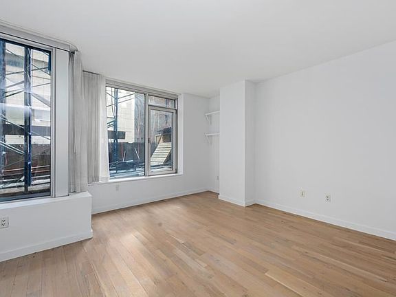 3rd image of 50 Franklin St APT 2B