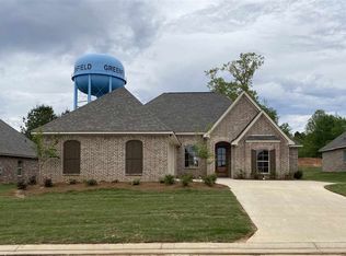 135 Coventry Ln, Brandon, MS 39042