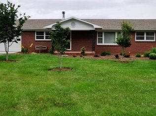 107 Shady Grove Rd NW, Willis, VA 24380