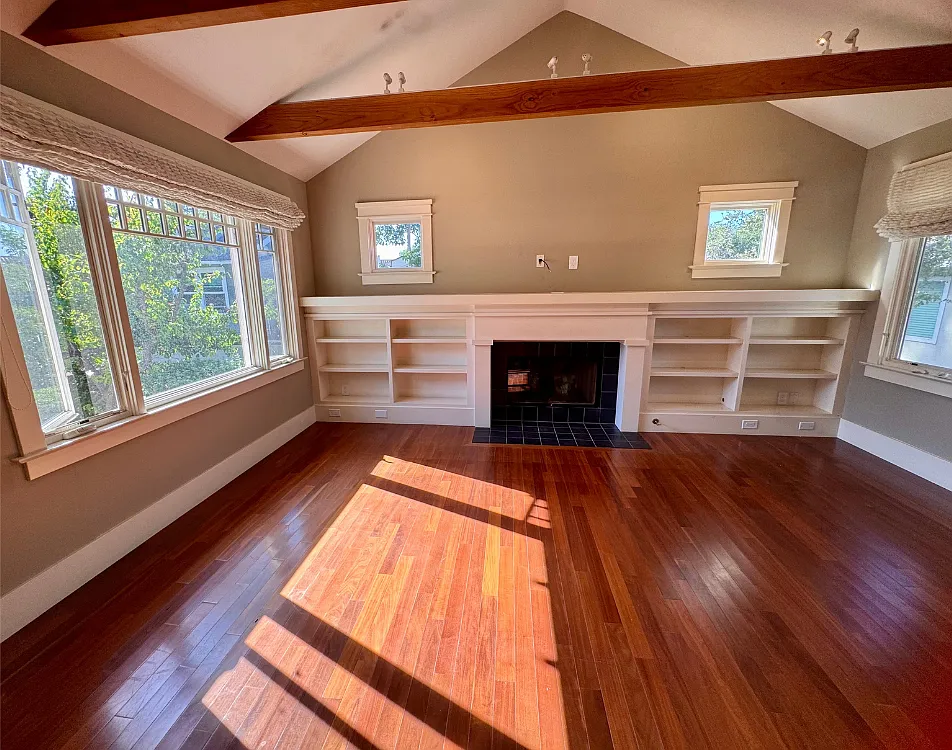 2 bed, 1207 sqft, $5,300 — Photo 2