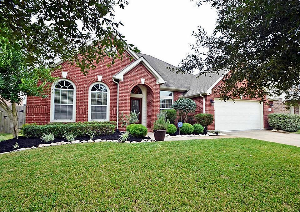 1st image of 17715 Lakes Of Pine Forest Dr
