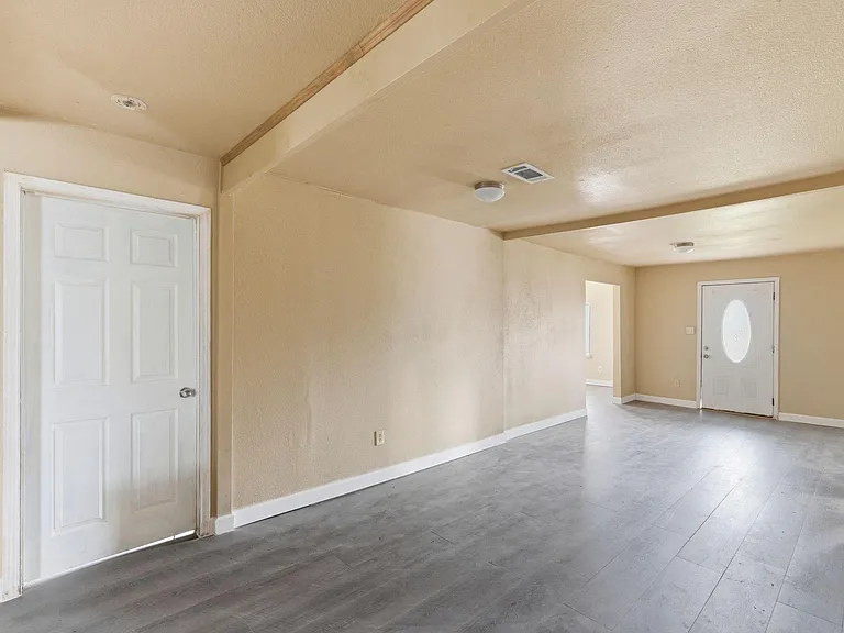 2411 Leffingwell St — Photo 8