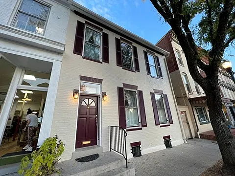340 N Market St — Photo 41