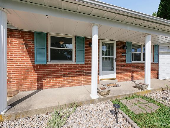 2nd image of 2716 Windon Dr
