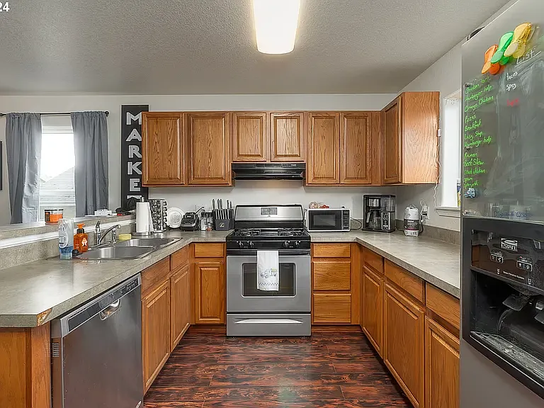 149 NE Plum Ridge Dr — Photo 5