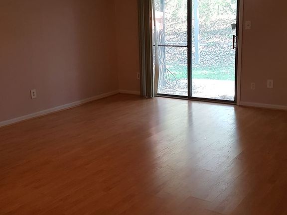 2nd image of 1509 Sargeant Ct