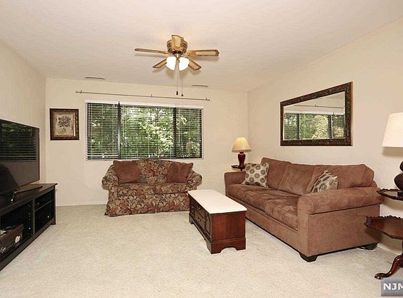 5th image of 202 Cypress Ct