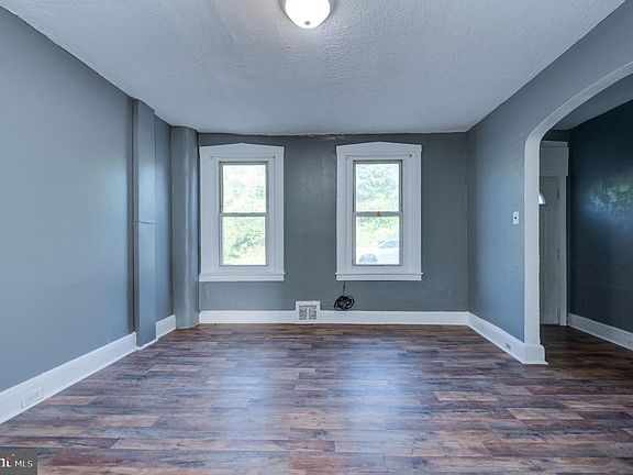 5th image of 44 Neversink St