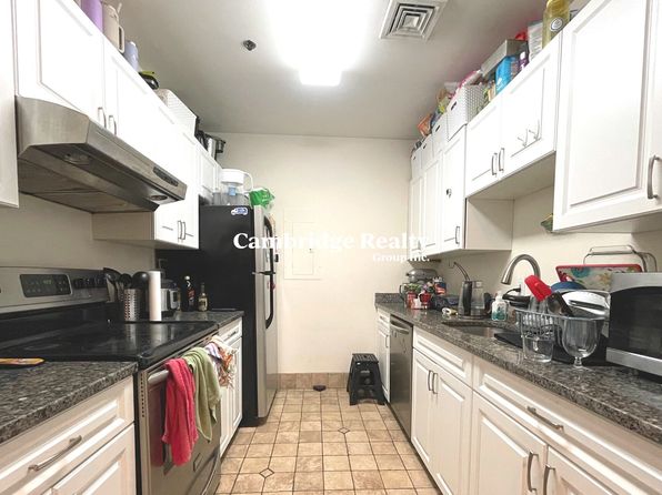 4 Davis Ave #3T