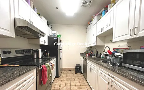 4 Davis Ave Photo 1