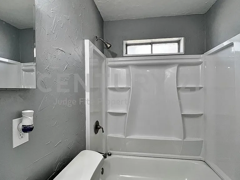 714 Cranbrook Ln — Photo 14