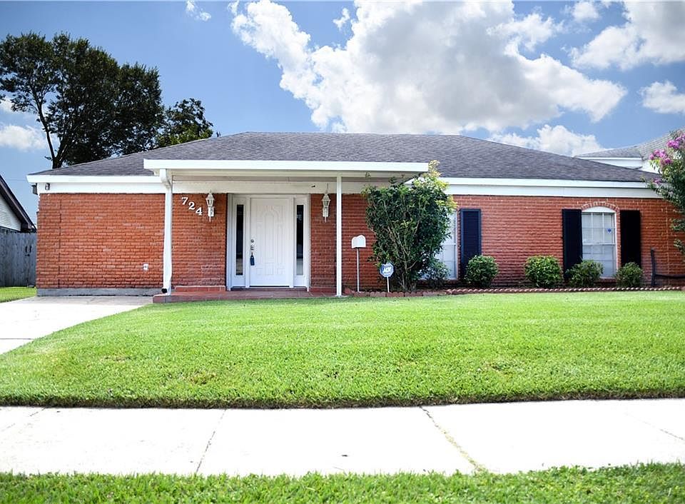 1st image of 724 Fairlawn Dr