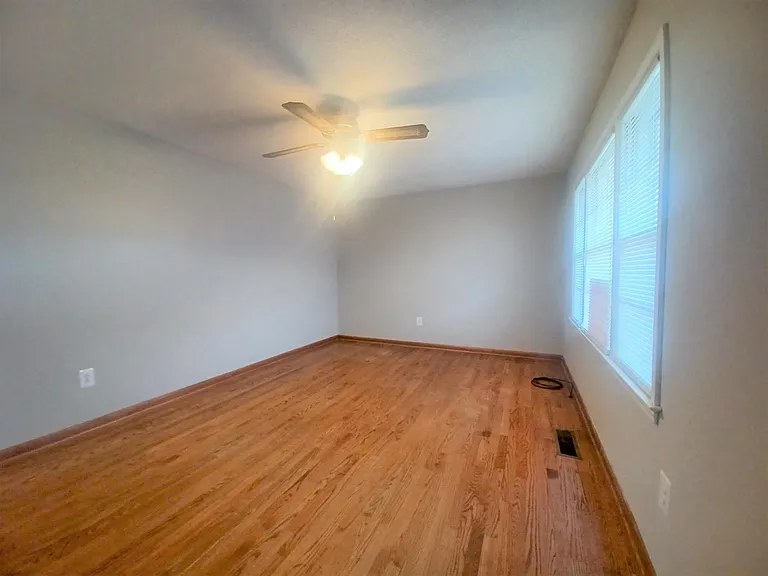 219 Thompson St — Photo 3