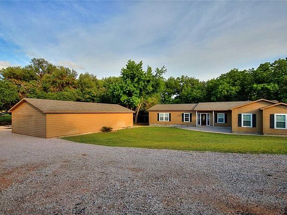 4th image of 3698 River Oaks Dr