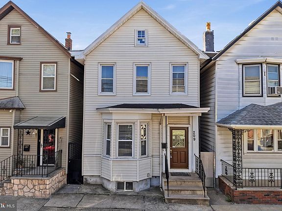 2nd image of 209 Hamilton St