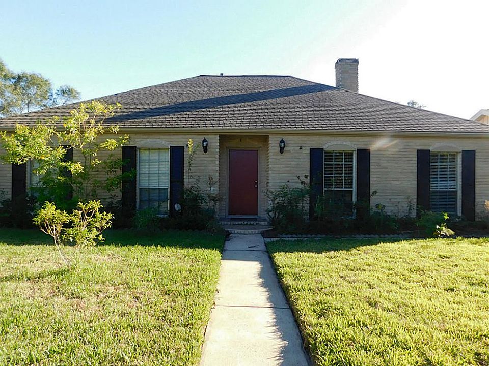 1st image of 2611 Meadow Ln