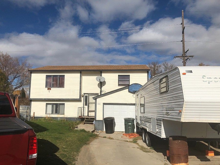 1st image of 3921 Cambridge Dr