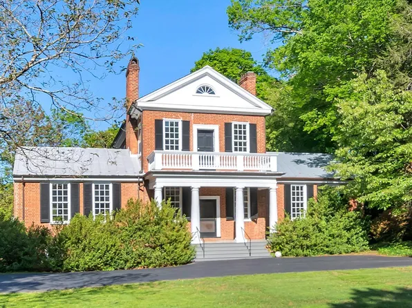 501 9th St SW, Charlottesville, VA 22903