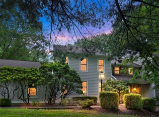 1067 Heartsease Dr, West Chester, PA 19382