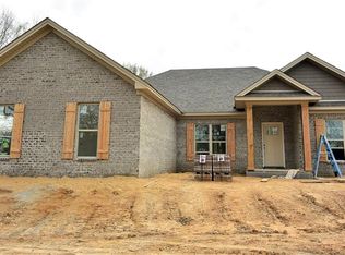 317 Thrasher Rd, Wetumpka, AL 36092