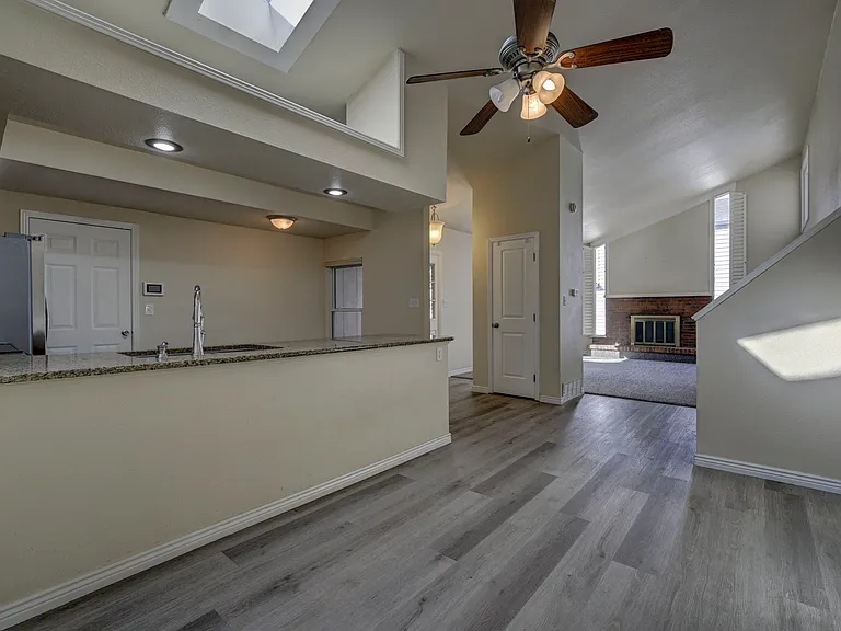 4318 Moonbeam Dr — Photo 13