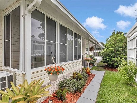 5th image of 5839 SW 59th St