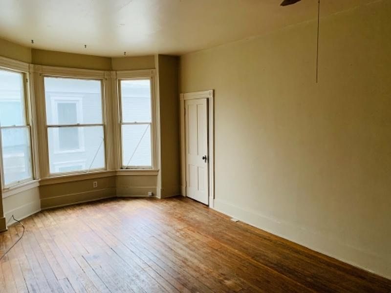 1st image of 433 4th St