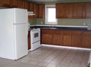 31 Mapledale St APT 1, Coventry, RI 02816
