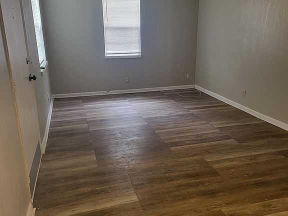 4th image of 1103 Grant St